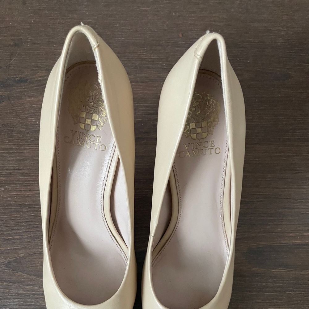 Size 9 Vince Camuto Heels! - Picture 3 of 5